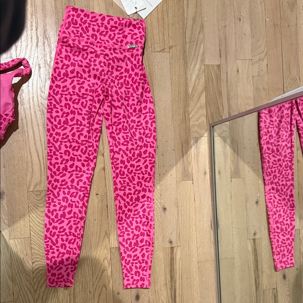 Bombshell sportswear leggings small